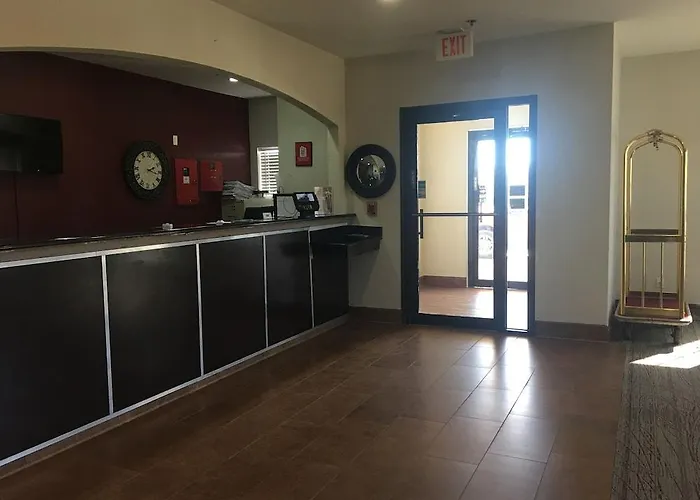 Red Roof Worth - Saginaw Motel 2*